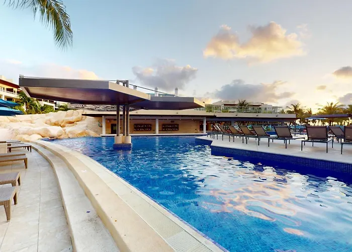 Resort Royalton Riviera Cancun, An Autograph Collection & Casino (adults Only)
