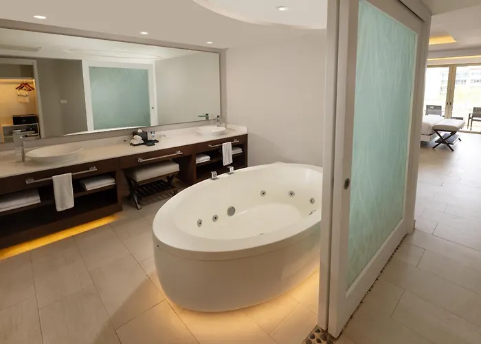 Resort Royalton Riviera Cancun, An Autograph Collection & Casino (adults Only) 5*