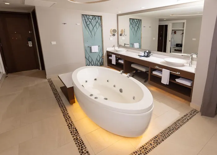 Royalton Riviera Cancun, An Autograph Collection & Casino (adults Only) Resort 5*